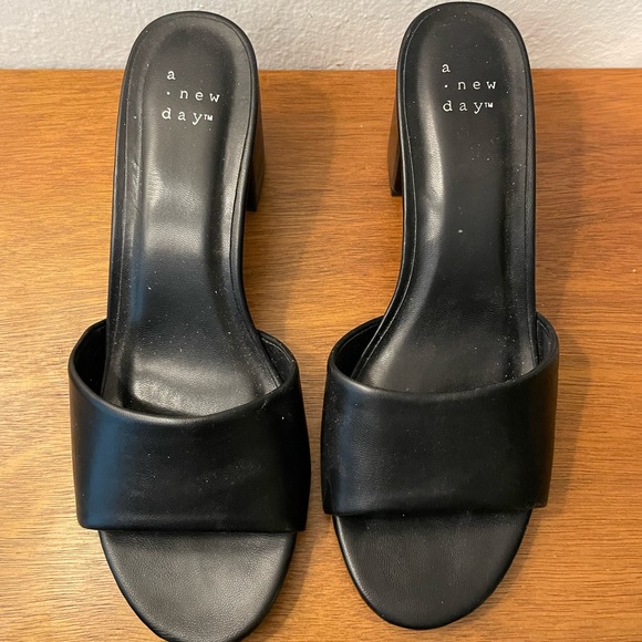 Target black heel slides - Picture 2 of 3